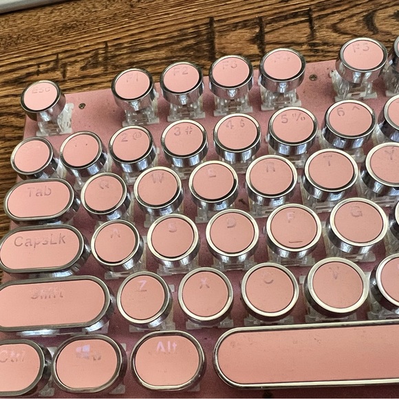 Retro typewriter style keyboard with mouse- Lights up with different patterns - Picture 4 of 6